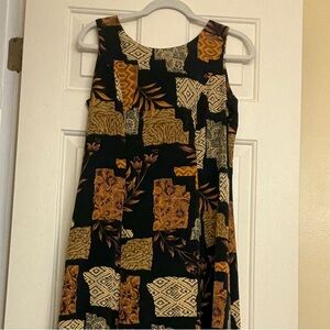 Elegant Black and Gold Patterned Dress